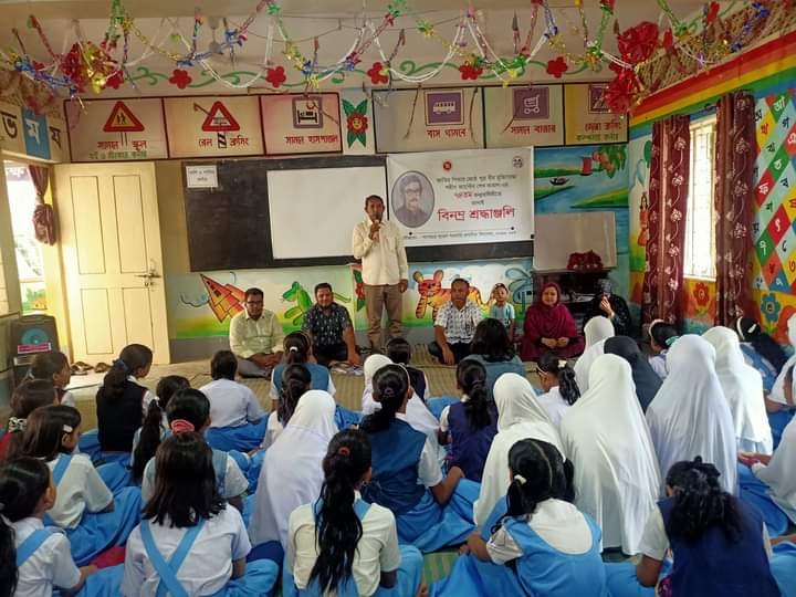 নওগাঁর সাপাহারে বীর মুক্তিযোদ্ধা শহীদ ক্যাপ্টেন শেখ কামাল এঁর ৭৪ তম জন্মবার্ষিকী উদযাপন